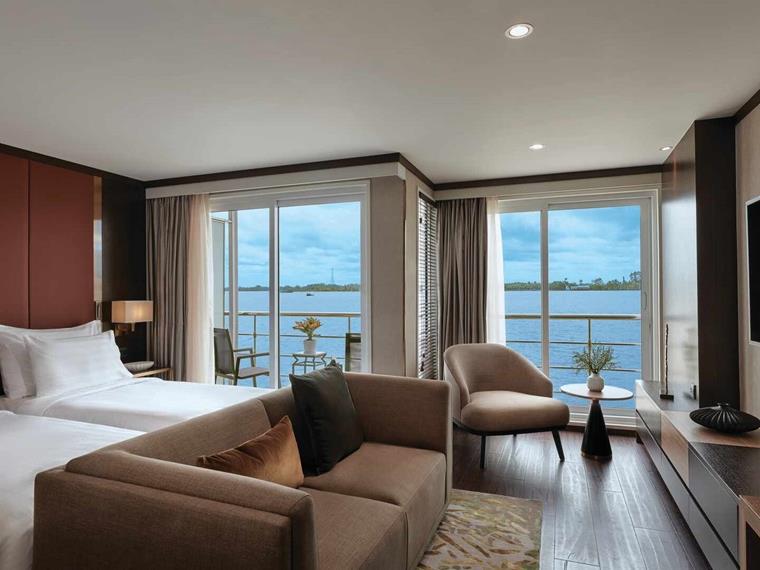 Deluxe Twin Balcony Suite